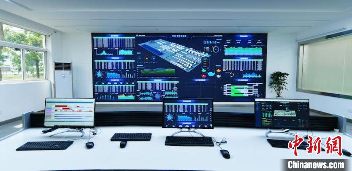 數(shù)字化車間數(shù)字大腦。　劉崗 攝